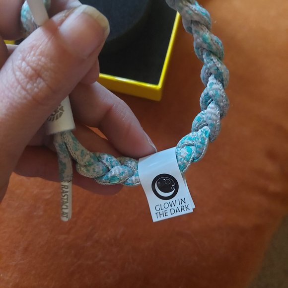 Super rare glow in the dark rastaclat from zumiez 100k - Picture 10 of 10